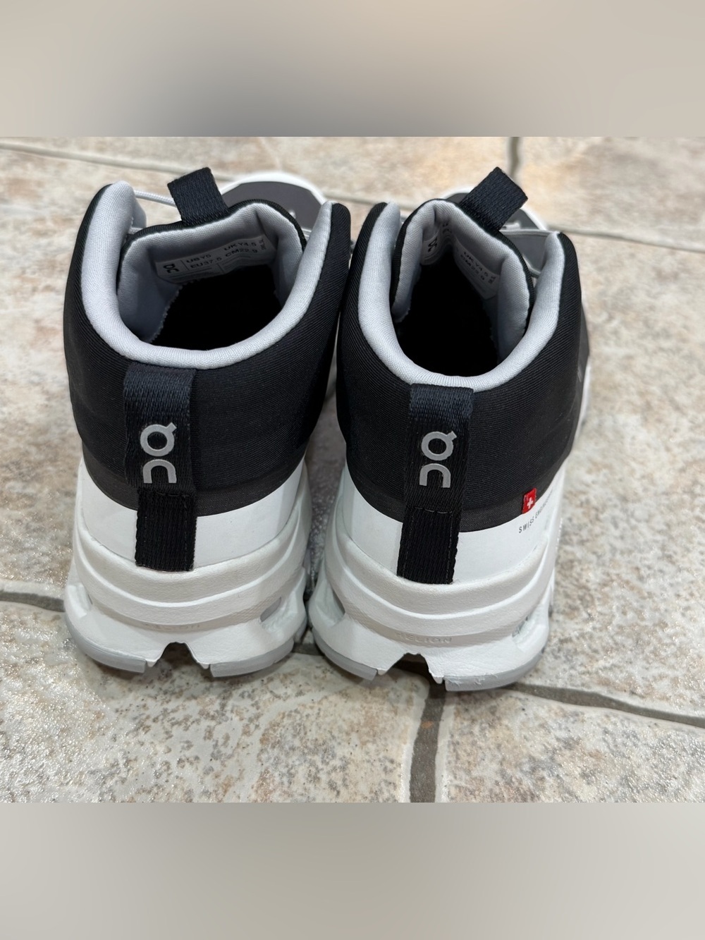 On Cloudhero Mid Waterproof Shoes Youth Sz 5 Y - Picture 7 of 11